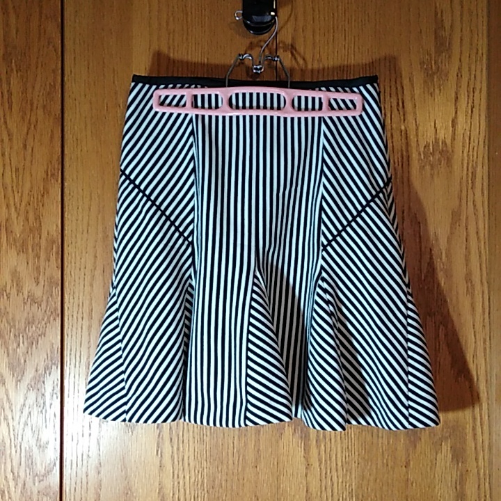 Banana Republic Brand Black And White Skirt Size 6p